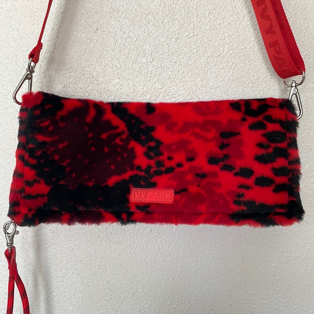 adidas Ivy Park Beyoncé Clutch Crossbody